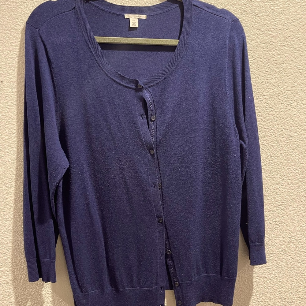Three-quarter sleeve cardigan sweater
